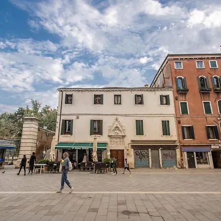 Stunning Venetian By Biennale Gardens * Velence