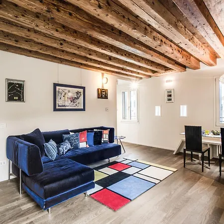 Stunning Venetian By Biennale Gardens * Veneza