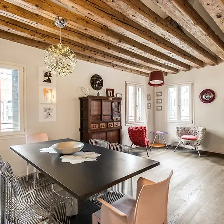 Stunning Venetian By Biennale Gardens * Veneza