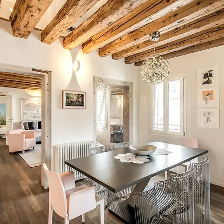 Stunning Venetian By Biennale Gardens Veneza