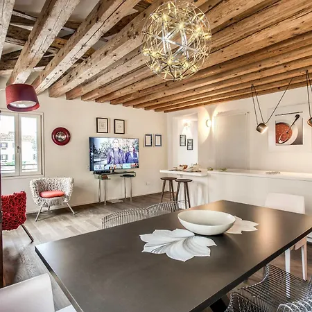 Stunning Venetian By Biennale Gardens Veneza