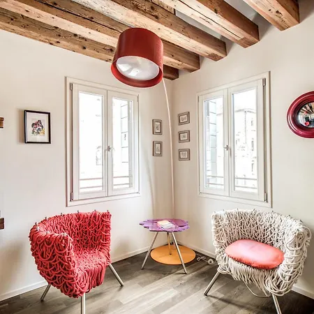 Stunning Venetian By Biennale Gardens * Veneza